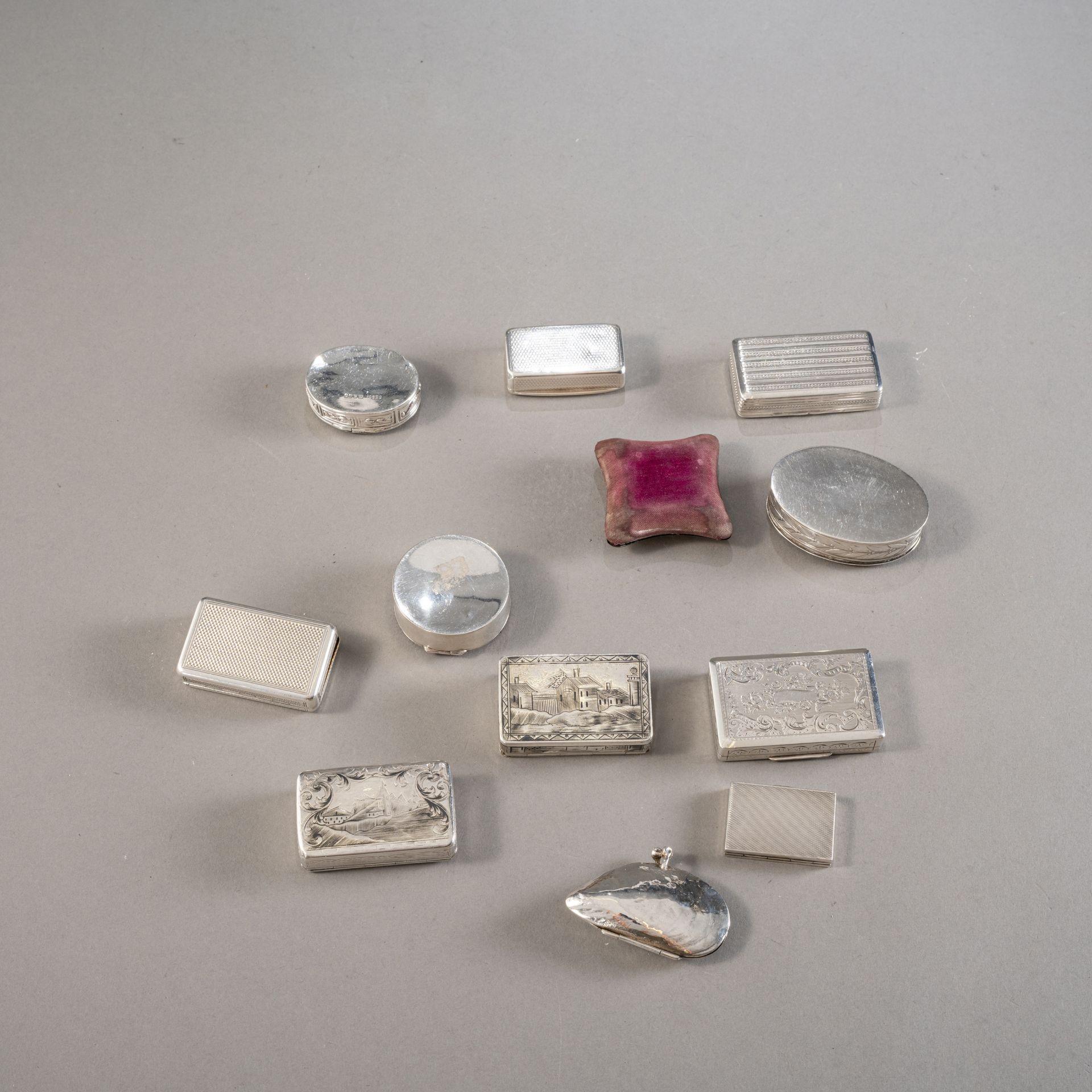 Konvolut Tabatieren, Nadelkissen, Pillendöschen - Bild 3 aus 3