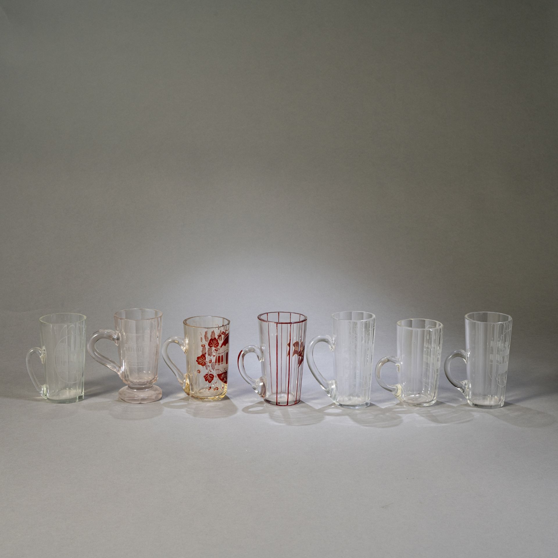 Konvolut von 13 verschiedenen Gläsern - Bild 2 aus 7