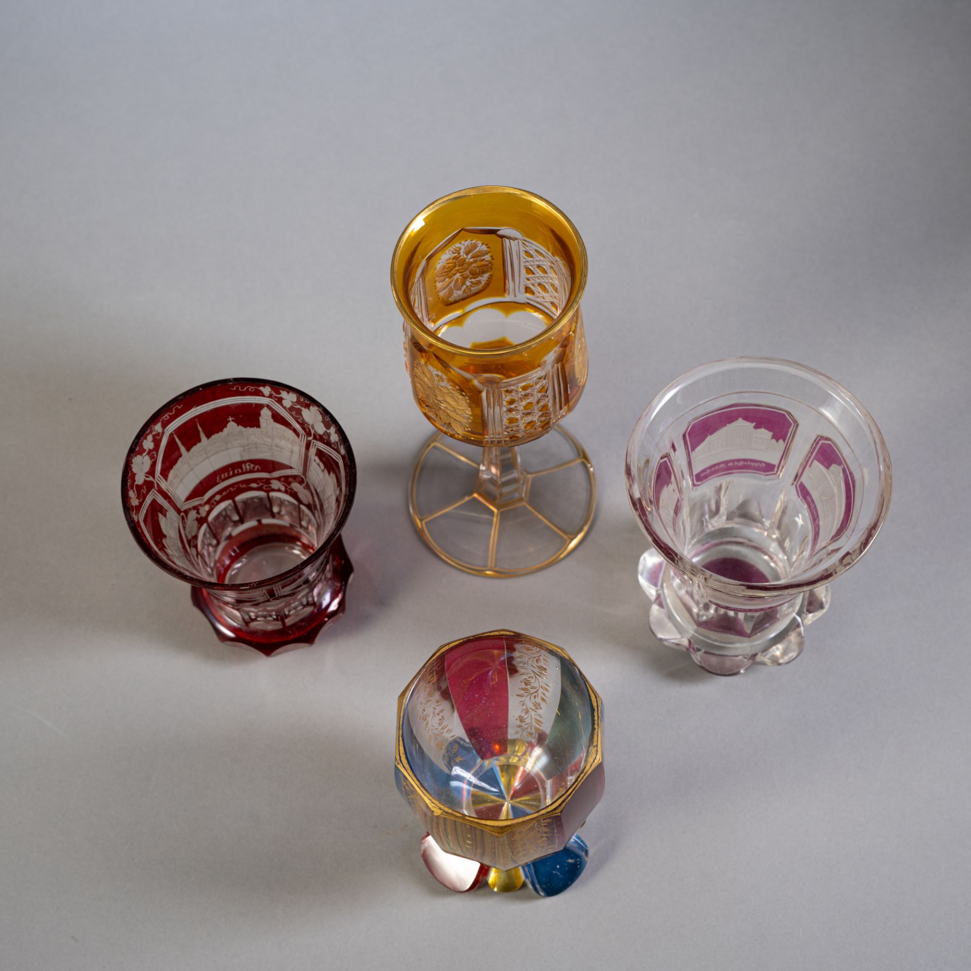 Zwei Badegläser, Becher und Weinglas - Bild 3 aus 4