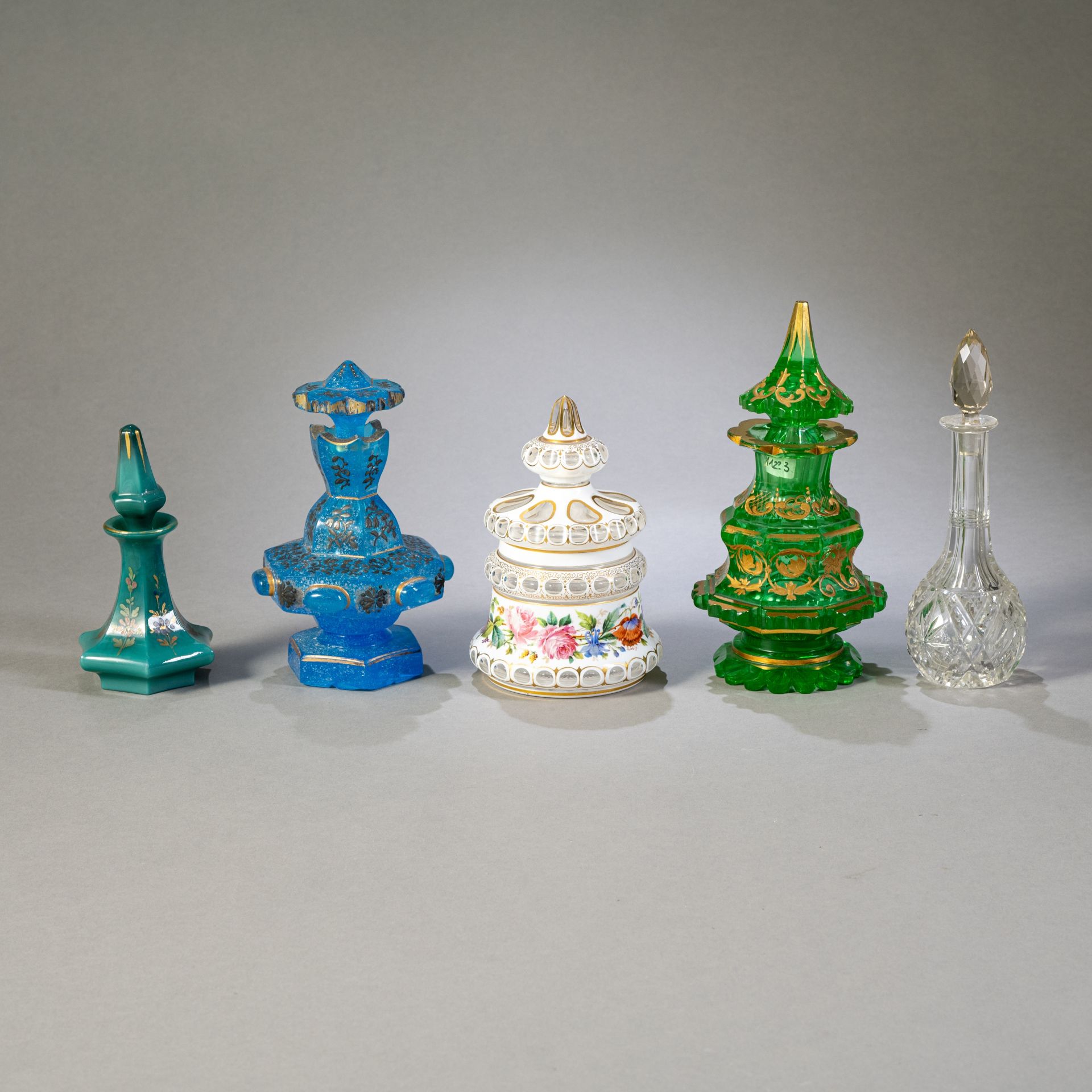 Fünf Flakons - Bild 2 aus 4