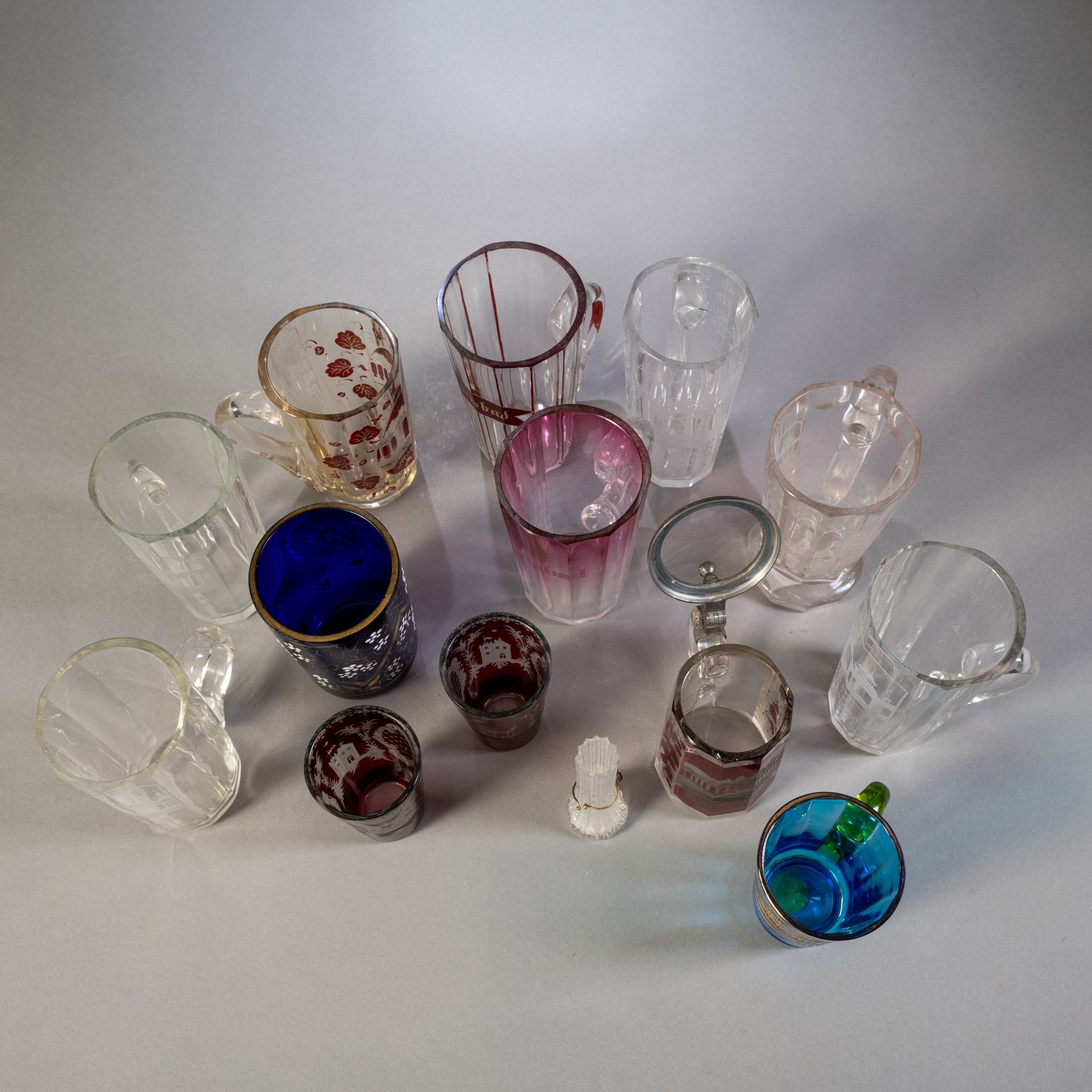 Konvolut von 13 verschiedenen Gläsern - Bild 6 aus 7