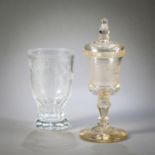 Deckelpokal und Becher mit Jagdszenen