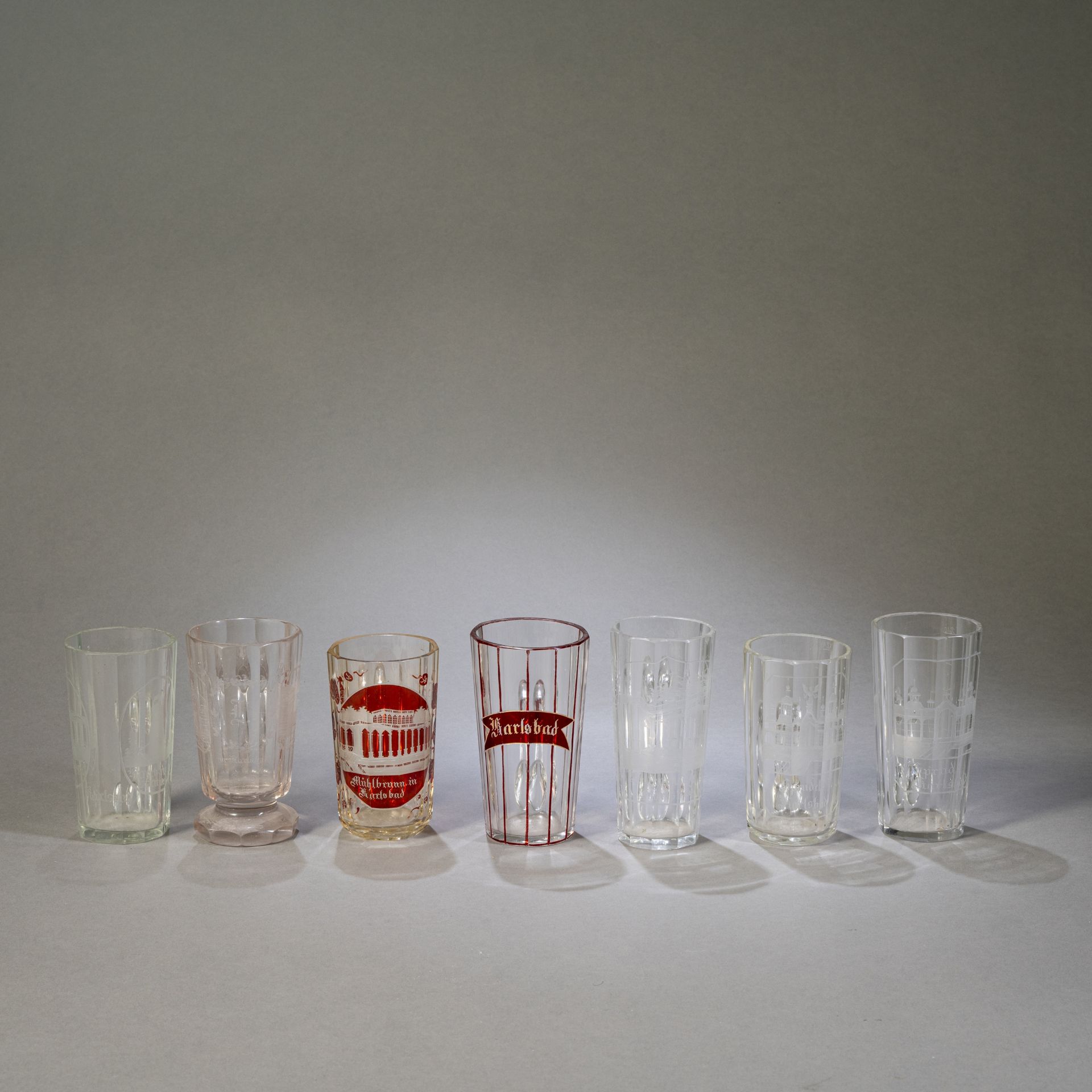 Konvolut von 13 verschiedenen Gläsern - Bild 3 aus 7