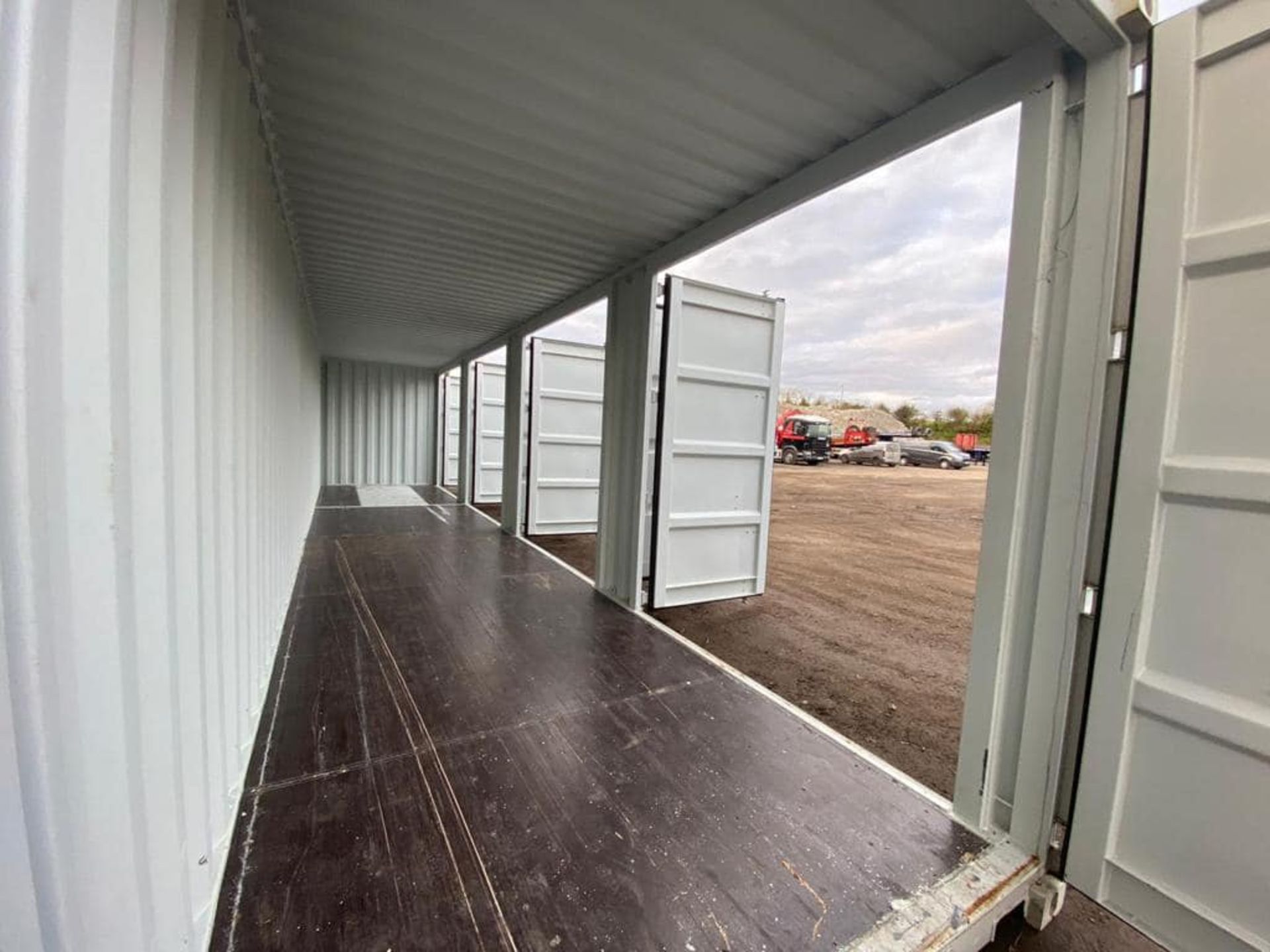 1 x 40ft, 4 Door Side Opening Shipping Container (DELIVERY ONLY) - Image 9 of 13