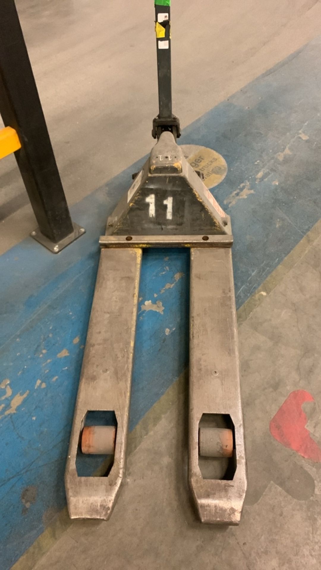 Pallet Truck SWL 2000KG - Image 2 of 3