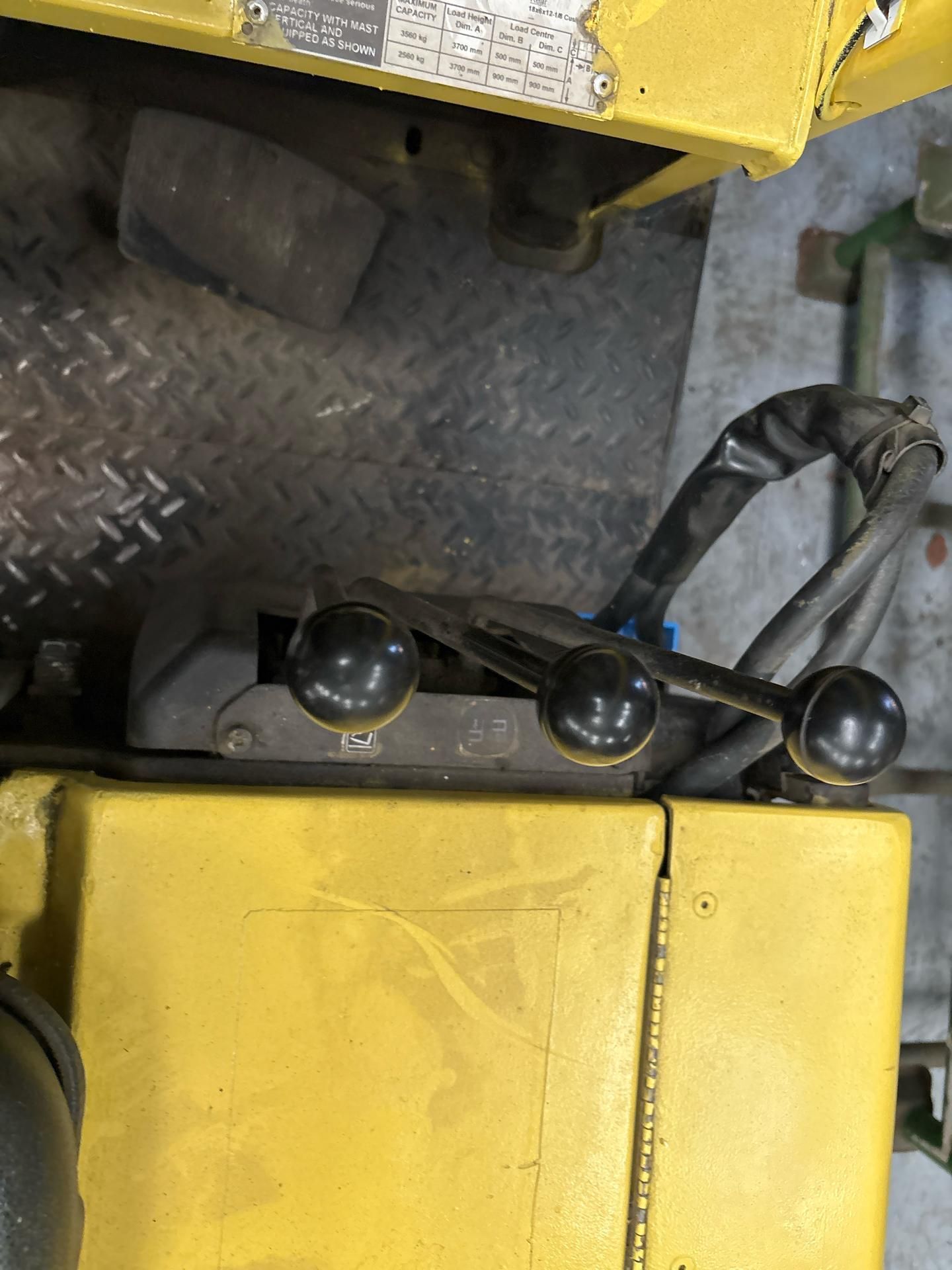 Hyster E4.00XL Forklift - Image 11 of 17