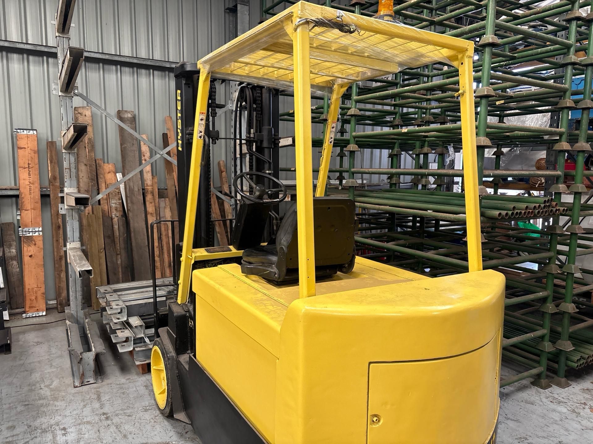 Hyster E4.00XL Forklift - Image 4 of 17