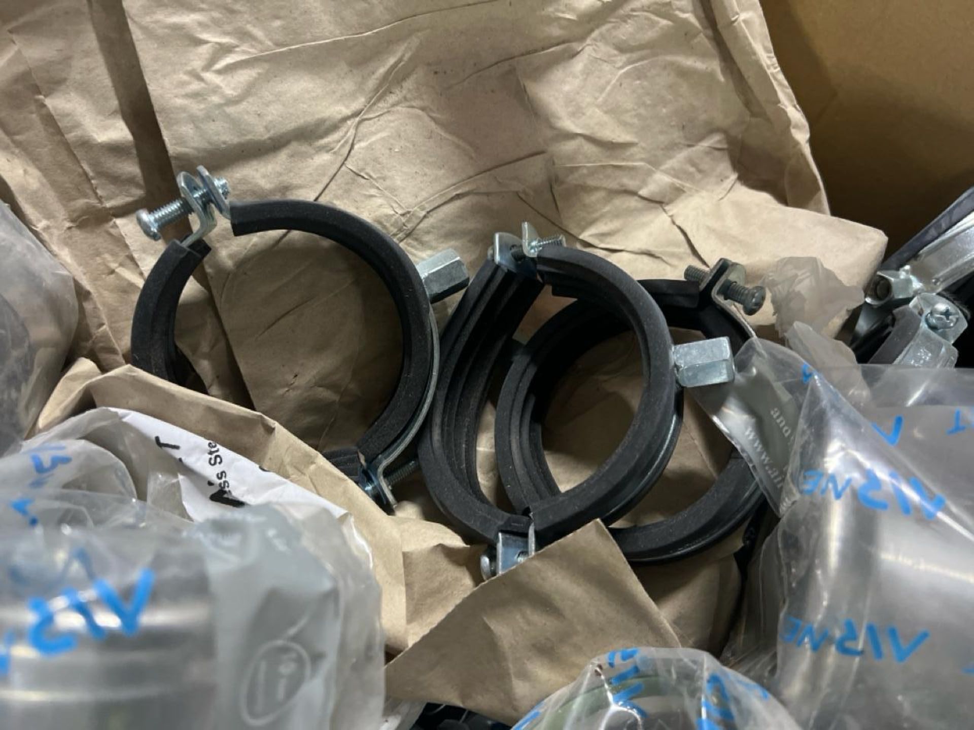 Pallet Of Assorted Metal Pipe Joinings And Fittings - Image 5 of 9