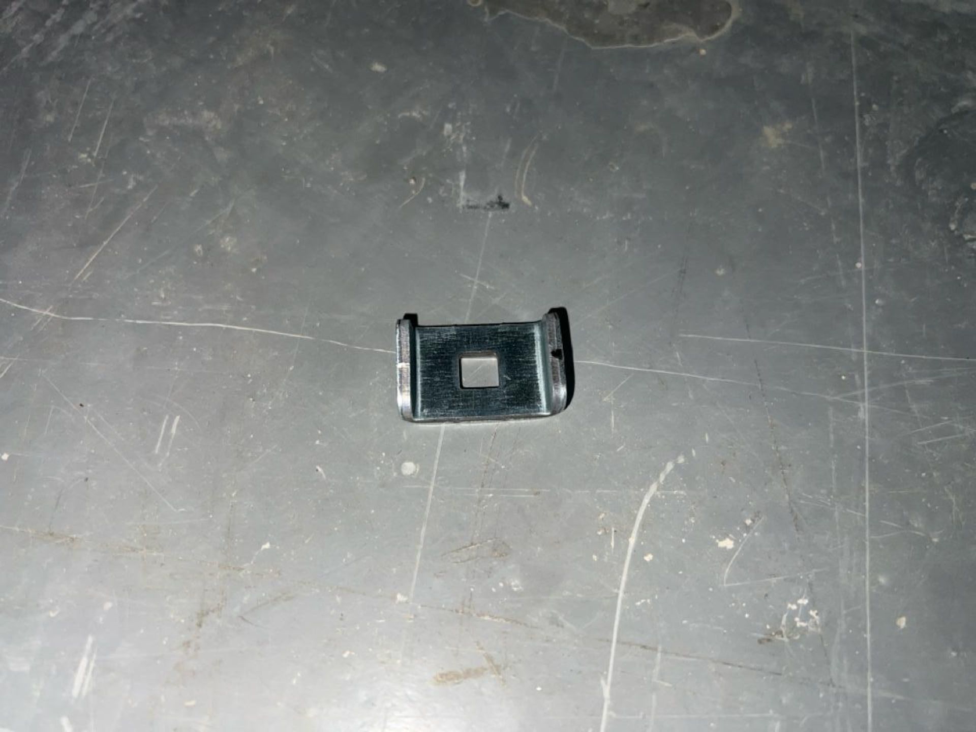Box Of Metal Brackets - Image 2 of 3