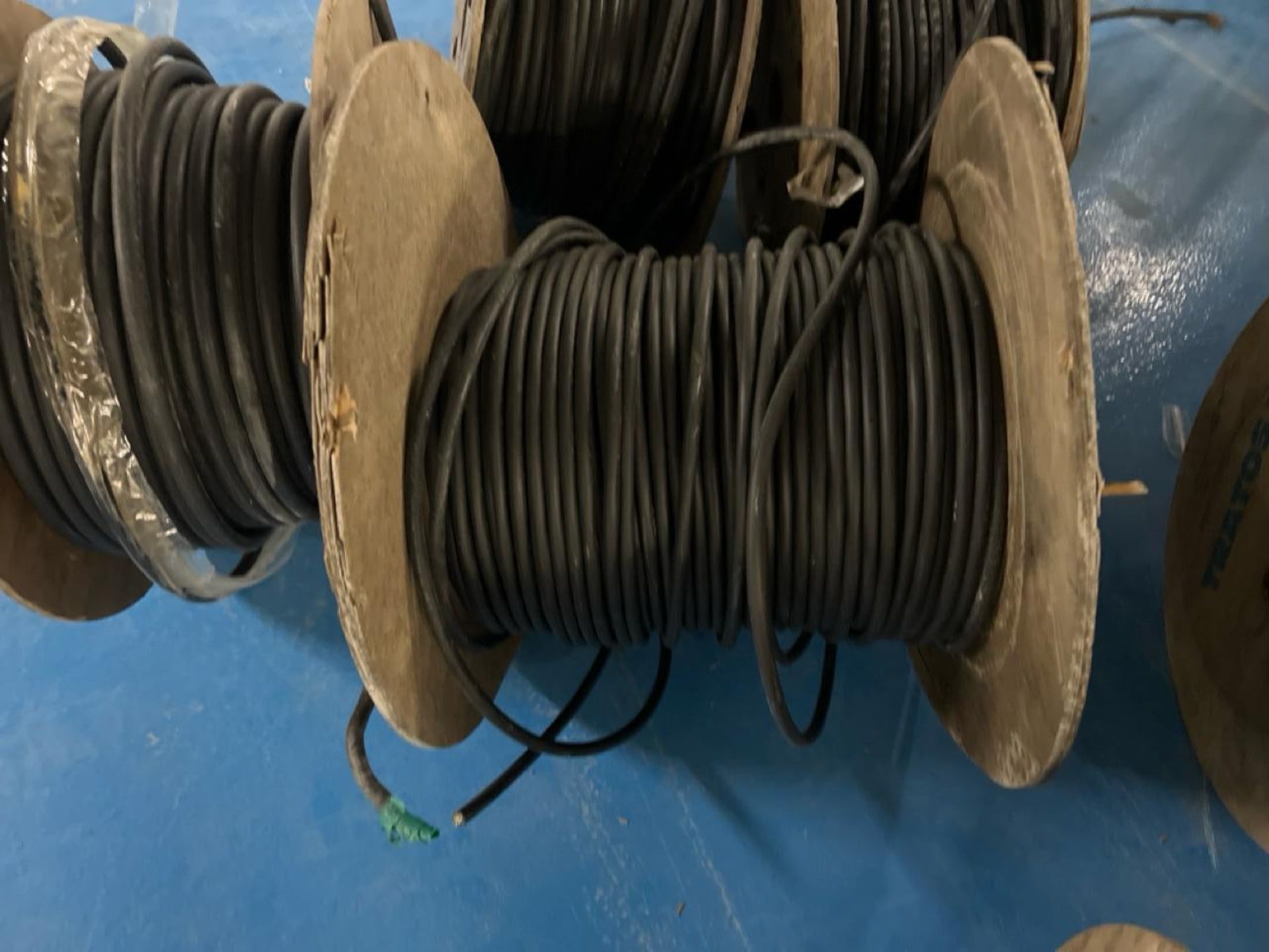 Roll Of Cables x6 - Image 7 of 14
