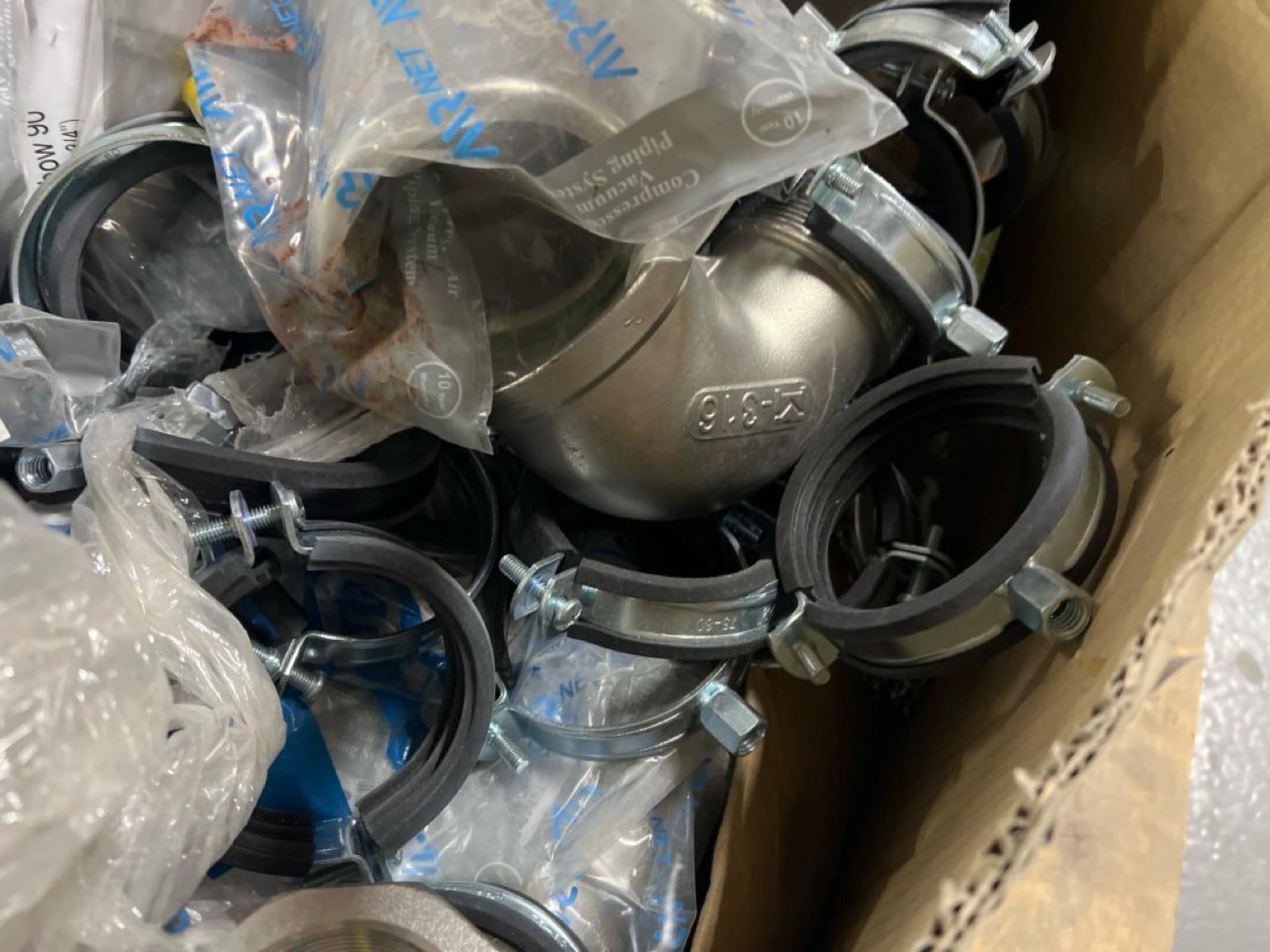 Pallet Of Assorted Metal Pipe Joinings And Fittings - Image 8 of 9