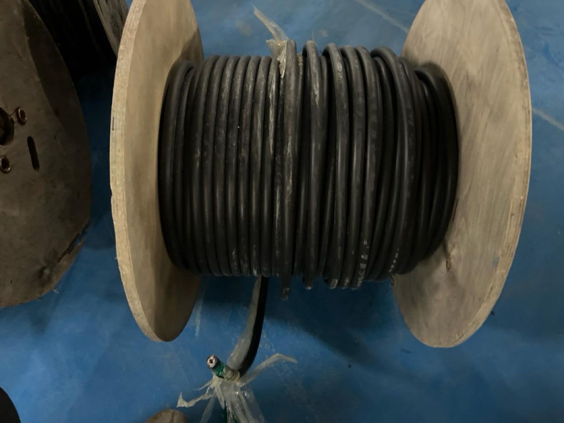 Roll Of Cables x6 - Image 5 of 14