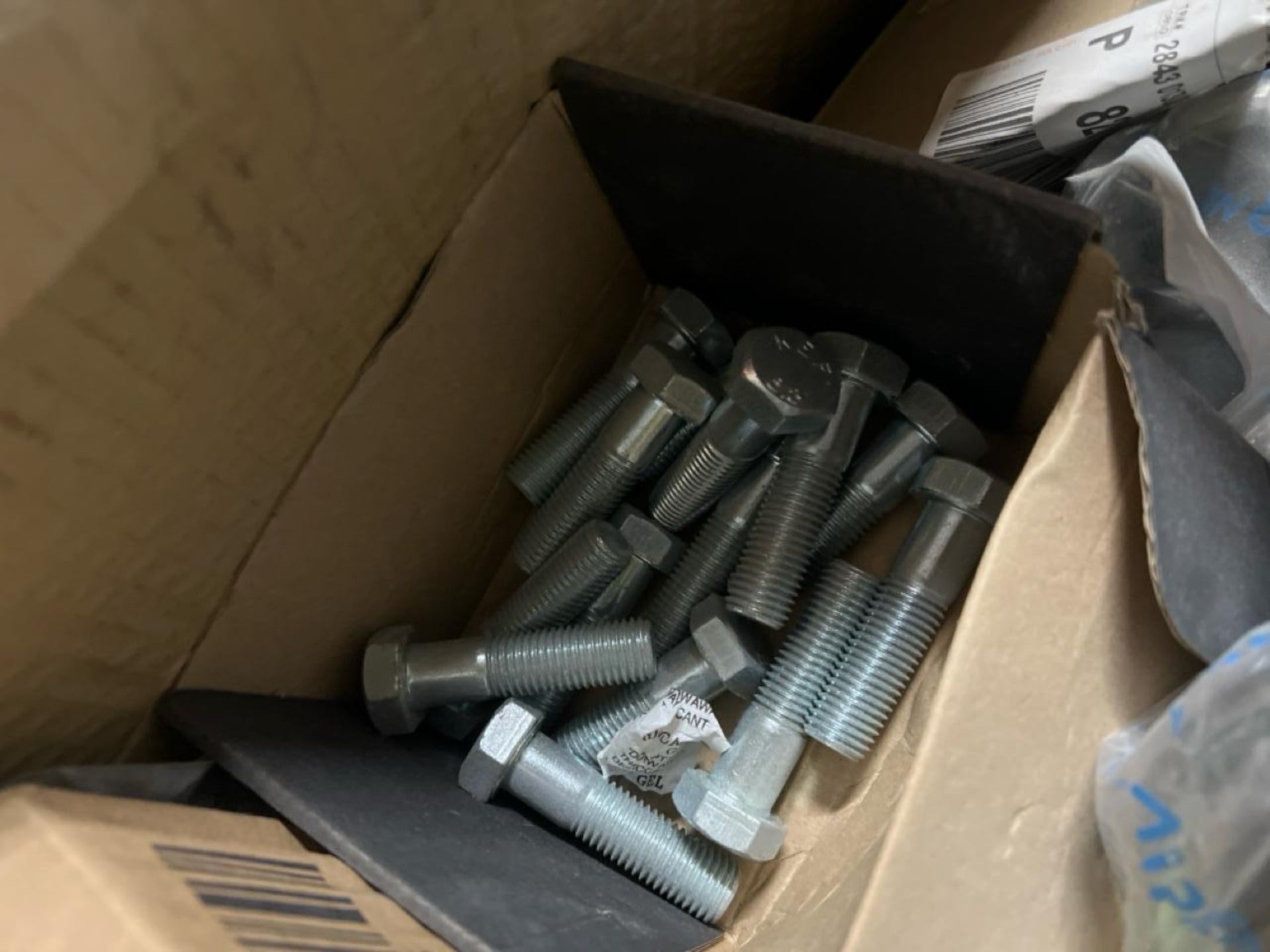 Pallet Of Assorted Metal Pipe Joinings And Fittings - Image 6 of 9