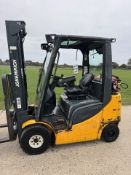 Jungheinrich TFG320S 2 Tonne Gas Forklift, 8319 Hours, 3.4m Full Free Lift With Side Shift