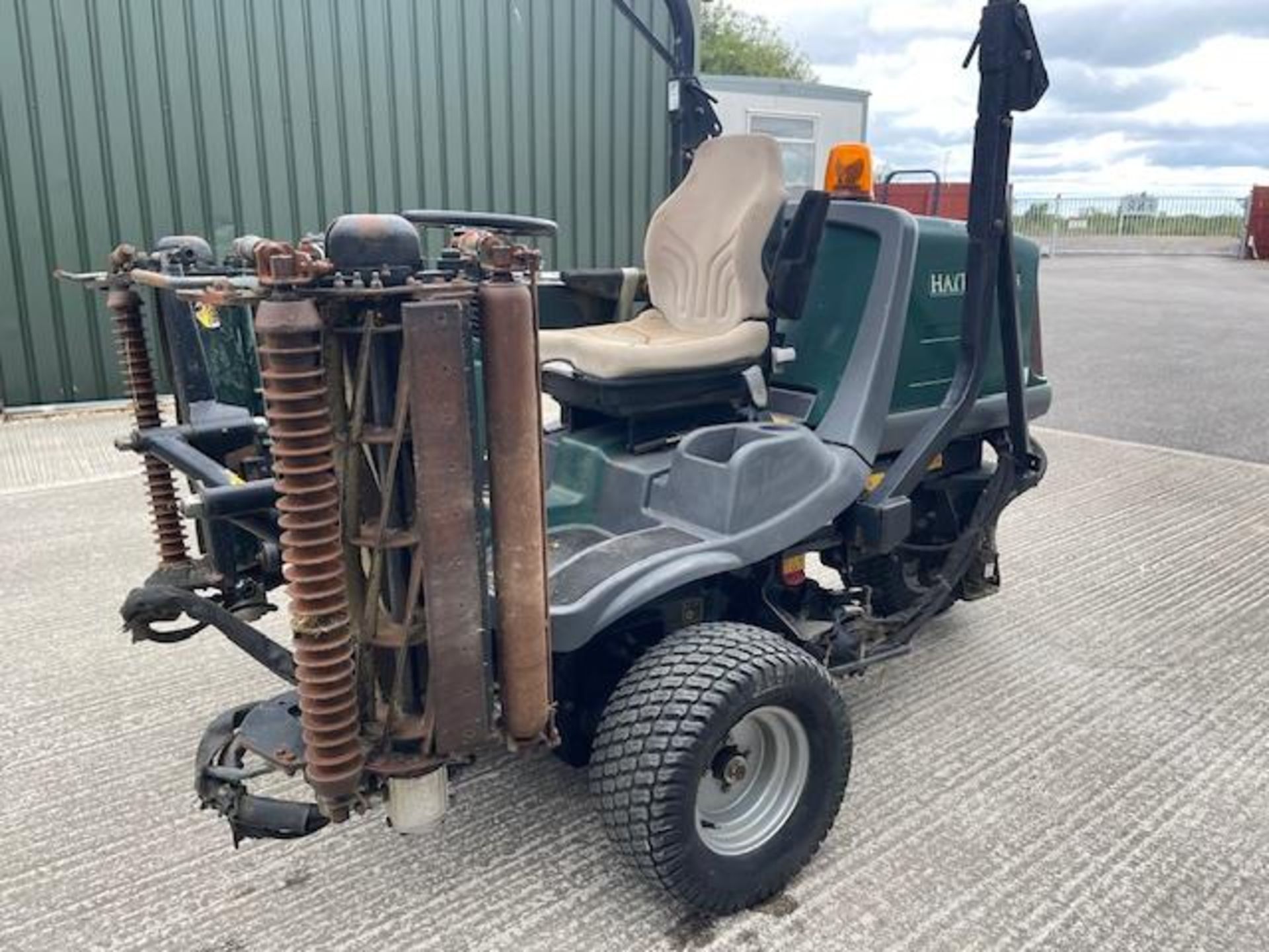 2006, HAYTER MT313 TRIPLE MOWER ROLL BAR YEAR 2006 20HP 3 CYLINDER KUBOTA DIESEL ENGINE ROAD - Image 5 of 8