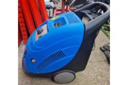 Eagle 1595HA jet wash hot and cold   date of manufacture 18/9/2006 3 bar max three pin plug electric