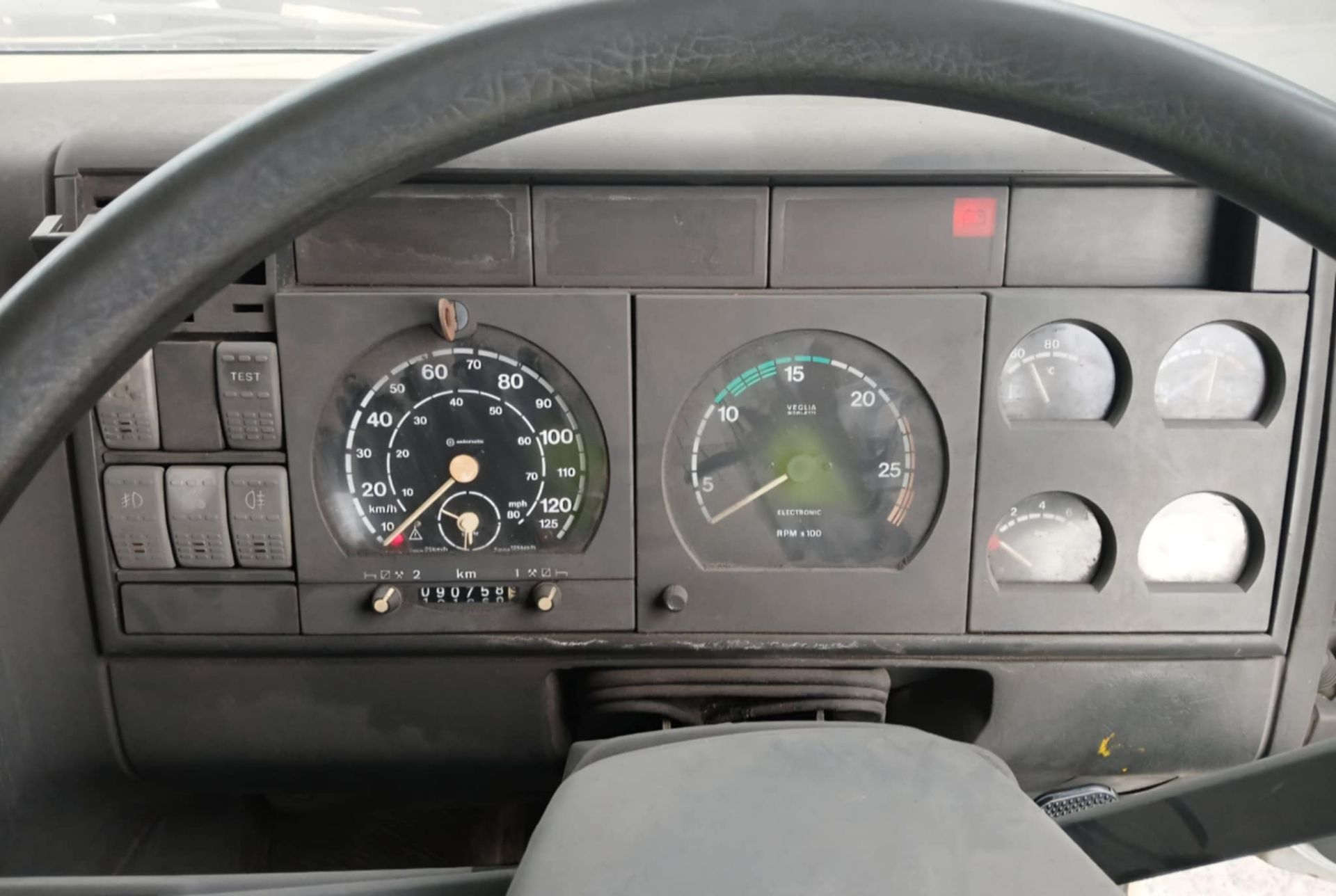 1997 Seddon Atkinson Tractor Unit Sleeper Cab, Reserve reduced 907,589 KM's VRN: P82XTL date of - Image 16 of 21
