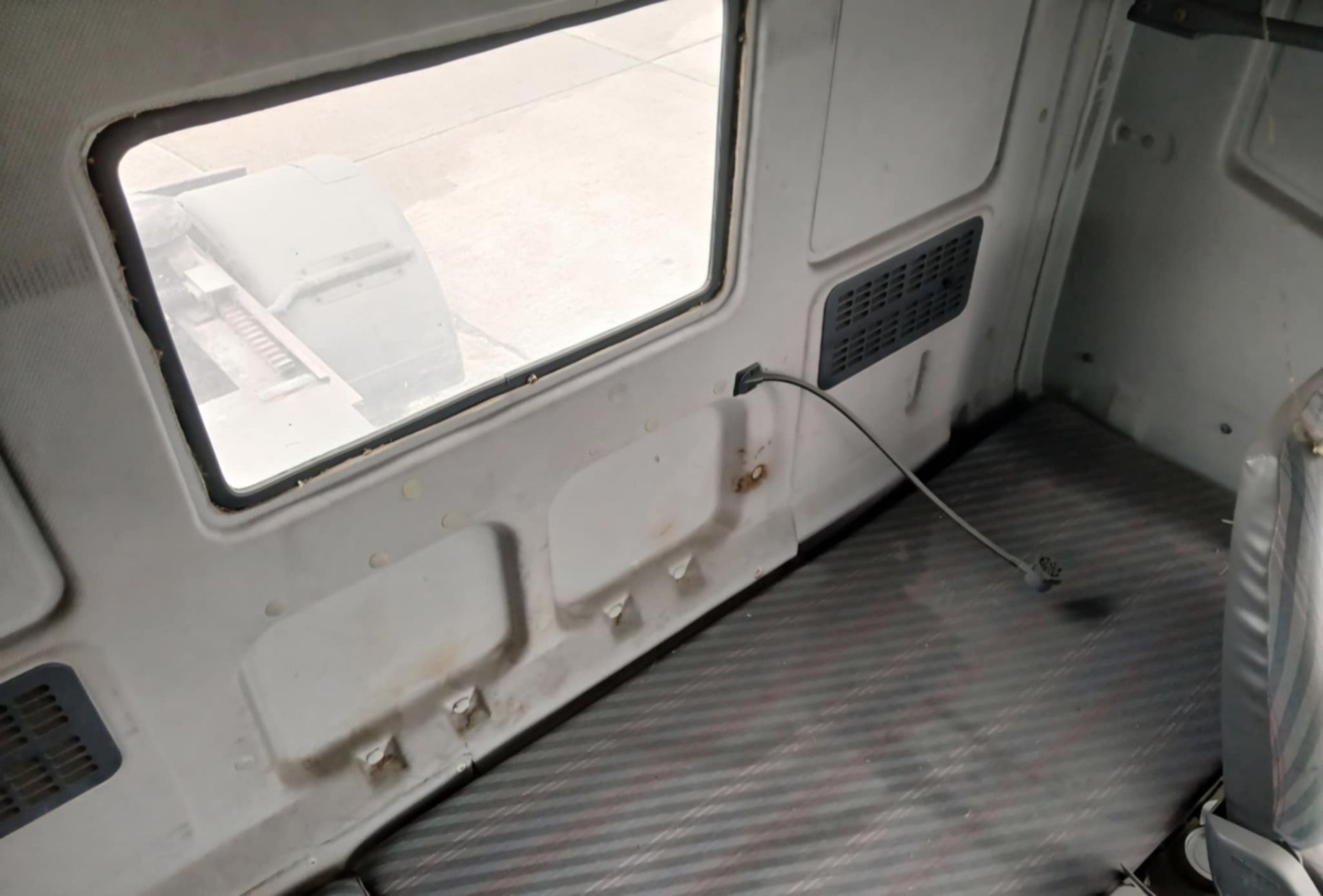 1997 Seddon Atkinson Tractor Unit Sleeper Cab, Reserve reduced 907,589 KM's VRN: P82XTL date of - Image 10 of 21