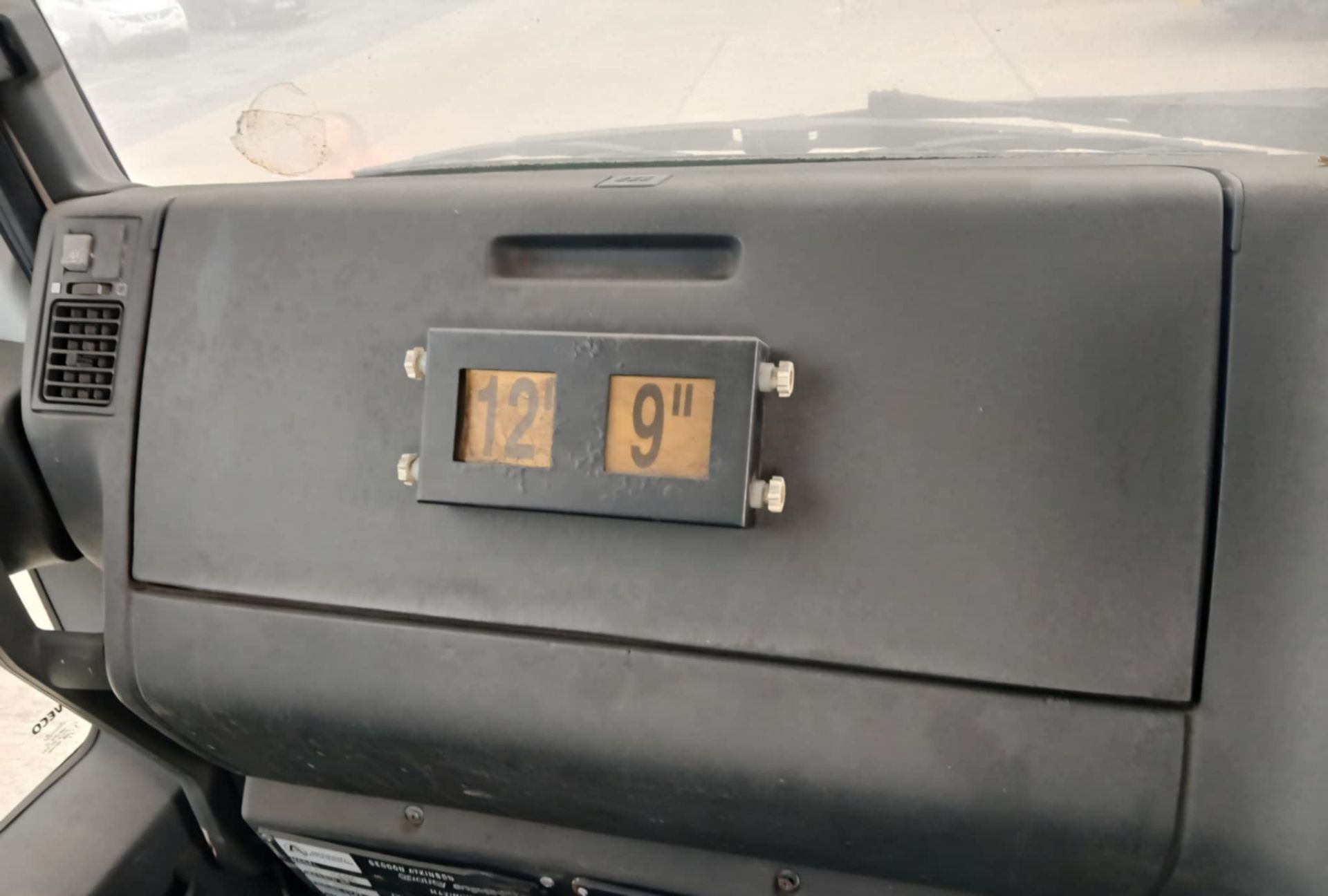 1997 Seddon Atkinson Tractor Unit Sleeper Cab, Reserve reduced 907,589 KM's VRN: P82XTL date of - Image 19 of 21