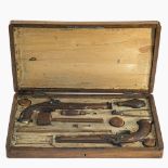 Ein Paar Perkussions-Duellpistolen mit diversem Zubehör in Holzschatulle - Sachsen, 19. Jh.,