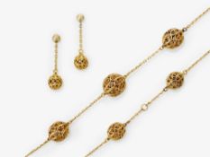 Halskette und Ohrgehänge mit Gliedern in ausgesägter Eierform