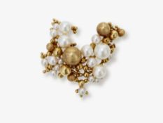 Brosche mit Zuchtperlen