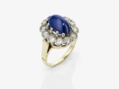 Ring mit Saphircabochon und Brillanten