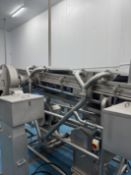 De-watering conveyor belt