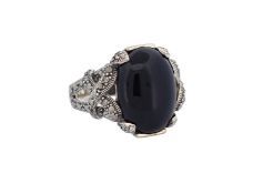 Ring mit Onyx Cabochon und 78 Markasiten, Sterlingsilber 925/-, gest., Ringgröße 59, Gewicht 14,6 G