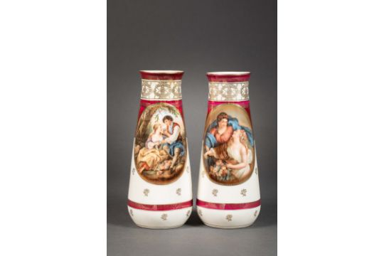 A PAIR OF PARISIAN PORCELAIN VASES - Image 4 of 5