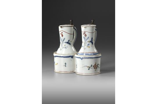 A FRENCH FAIENCE CRUET SET, LATE 18TH CENTURY - Bild 2 aus 5