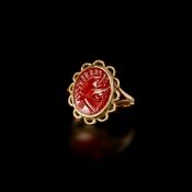 A ROMAN AGATE INTAGLIO RING DEPICTING A MILITARY HELMET – 1ST CENTURY A.D.