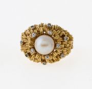 Perlring mit Diamanten