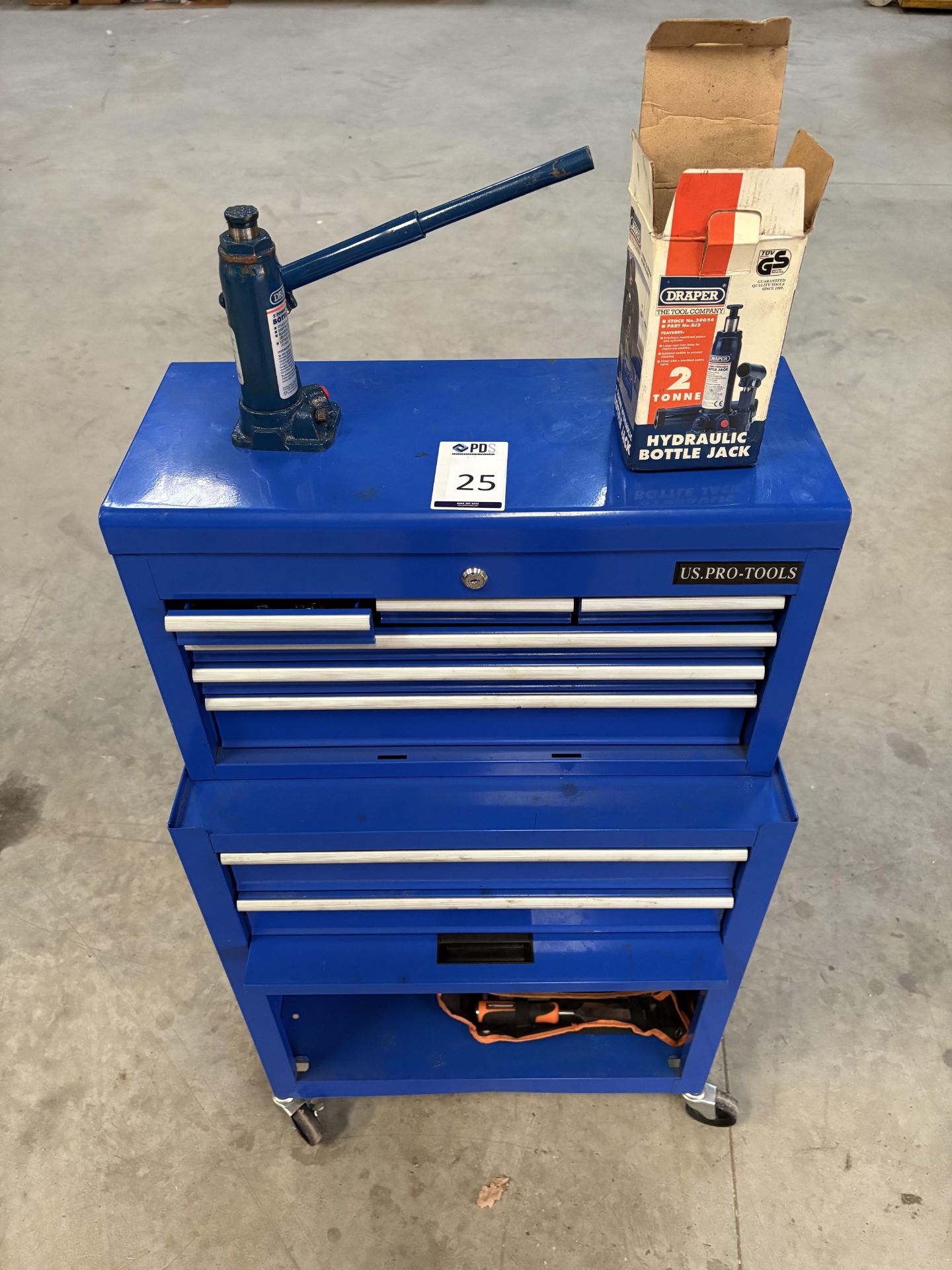 US Pro Tools Mobile Workshop Tool Chest & Contents & a Draper 2 Tonne ...