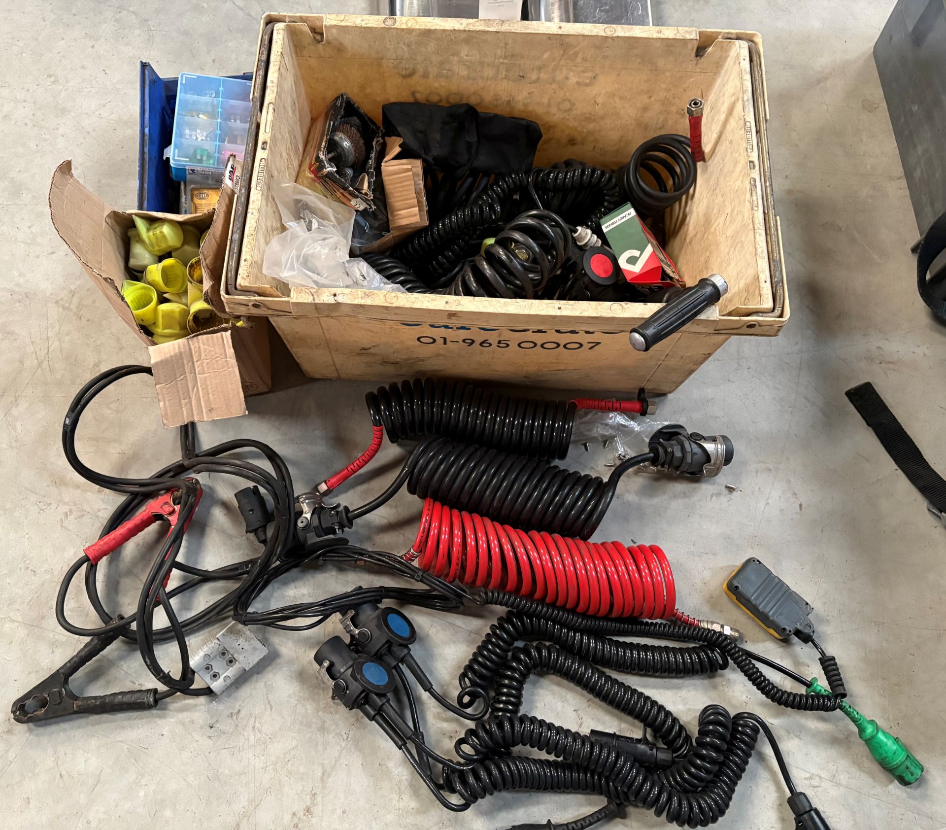 Quantity of Assorted Truck/Trailer Air & Electrical Hoses, Tail Lift Control, Fuses & Assorted Bulbs - Image 2 of 3
