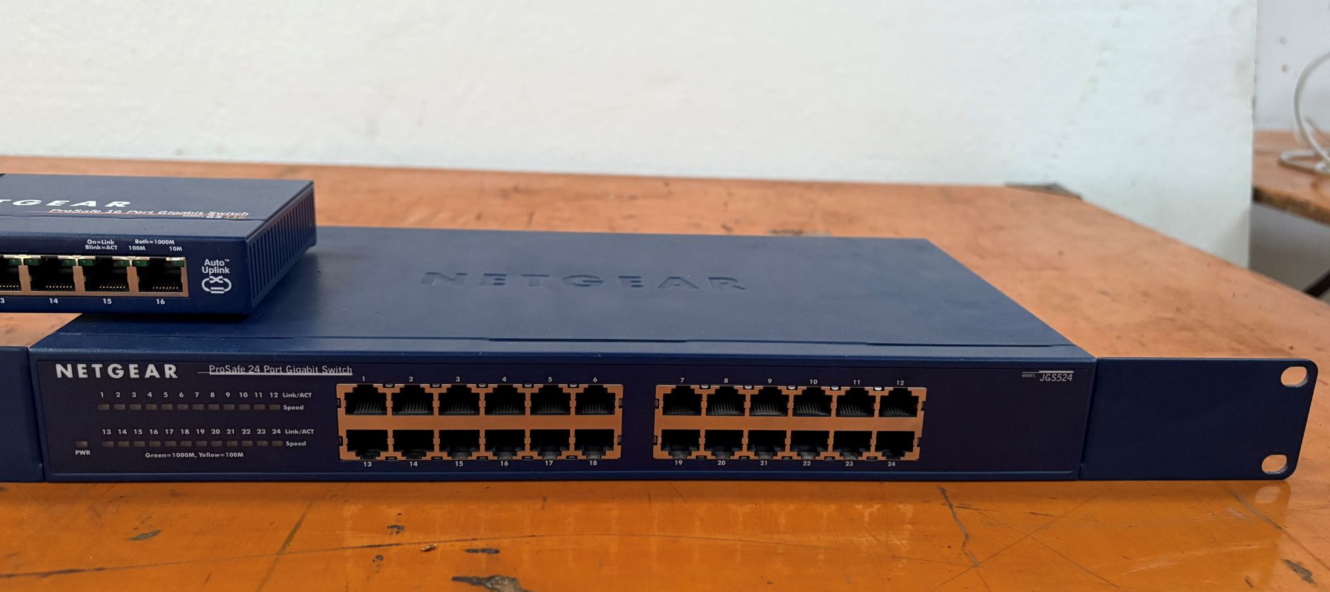 2 Epson Office Printers, Rexel 60x Autofeed Paper Shredder, 3 Netgear Switches, Drayteck VDSL2 - Image 9 of 13