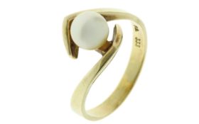 Ring 3,13g 333/- Gelbgold mit Akoya-Zuchtperle, Ringgröße ca. 57