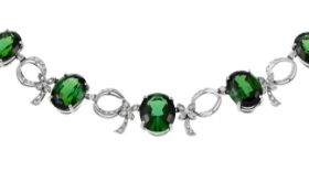 Collier 41,73g 750/- Weißgold mit 114 Diamanten zus. ca. 1,14 ct. und Turmalinen, Länge ca. 50,50 cm