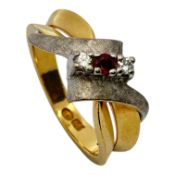 Ring 6,89g 750/- Gelbgold und Weißgold mit 2 Diamanten zus. ca. 0,10 ct. und Rubin, Ringgröße ca. 54