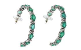 Creolen 16,47g 750/- Weißgold mit 36 Diamanten zus. ca. 0,80 ct. und Smaragden