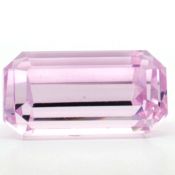 Kunzit zu 32.88 ct.. Laenge 23.09 mm. Breite 12.25 mm. Hoehe 12.54 mm