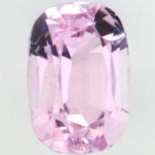 Kunzit zu 22.27 ct.. Laenge 18.65 mm. Breite 12.90 mm. Hoehe 11.48 mm