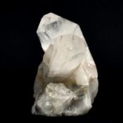 Edelstein Kristall aus Bergkristall 940.46 g Masse ca. 9.50x6x13 cm