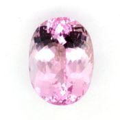 Kunzit 16.13 ct.. Laenge 17.87 mm. Breite 13.10 mm. 9.67 mm
