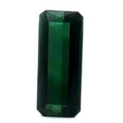 Turmalin 8.08 ct.. Laenge 18.57 mm. Breite 8.00 mm. Hoehe 5.69 mm