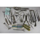 Konvolut chirurgischer Instrumente