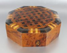 oktogonale Schatulle