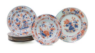 Ensemble de 5 assiettes et 1 assiette creuse en porcelaine Imari, Chine, dynastie Qing, à décor disp