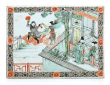 Brique en porcelaine famille verte, Chine, dynastie Qing, décor dans un cartouche de scène animée d'