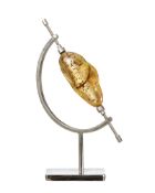 Mante religieuse emprisonnée dans du Copal, Madagascar, avec socle méridional en inox, h. 7,3 cm L